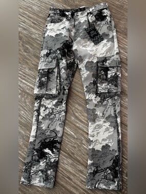 Rebel Vengeance size 30 Cargo Pants